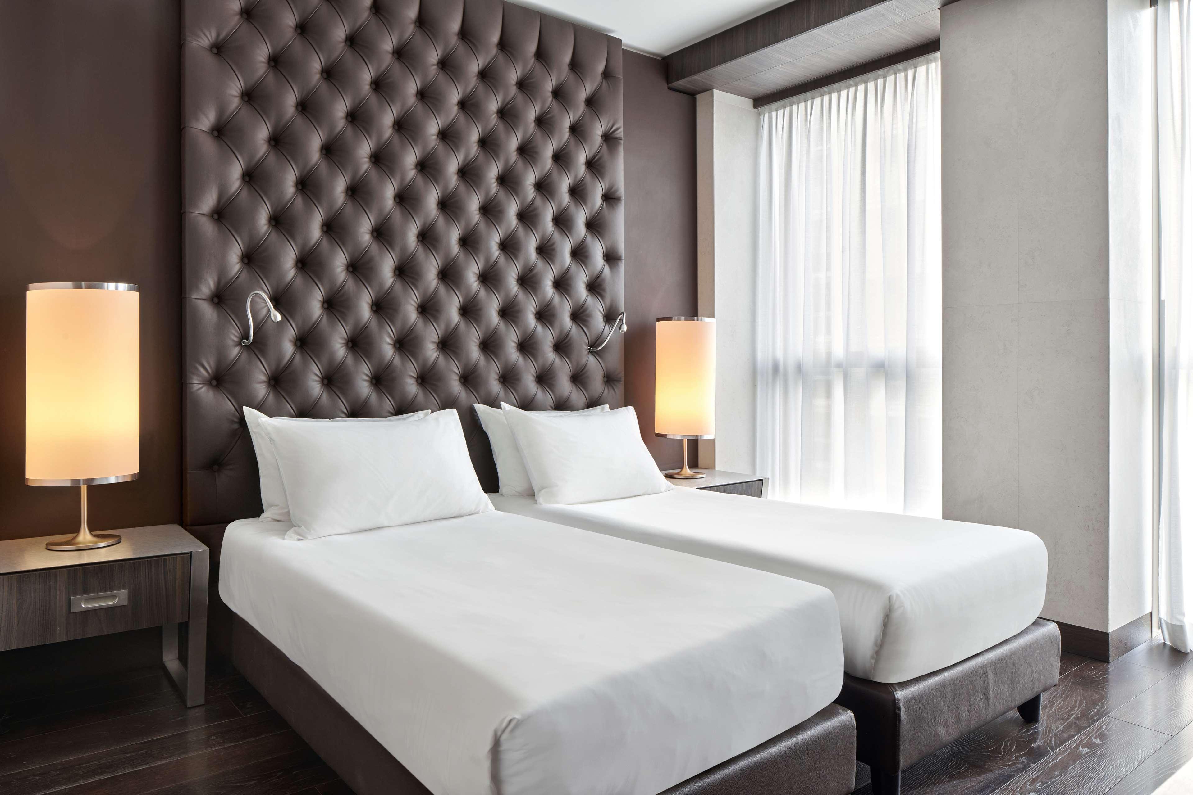 Hyatt Centric Milan Centrale Bagian luar foto