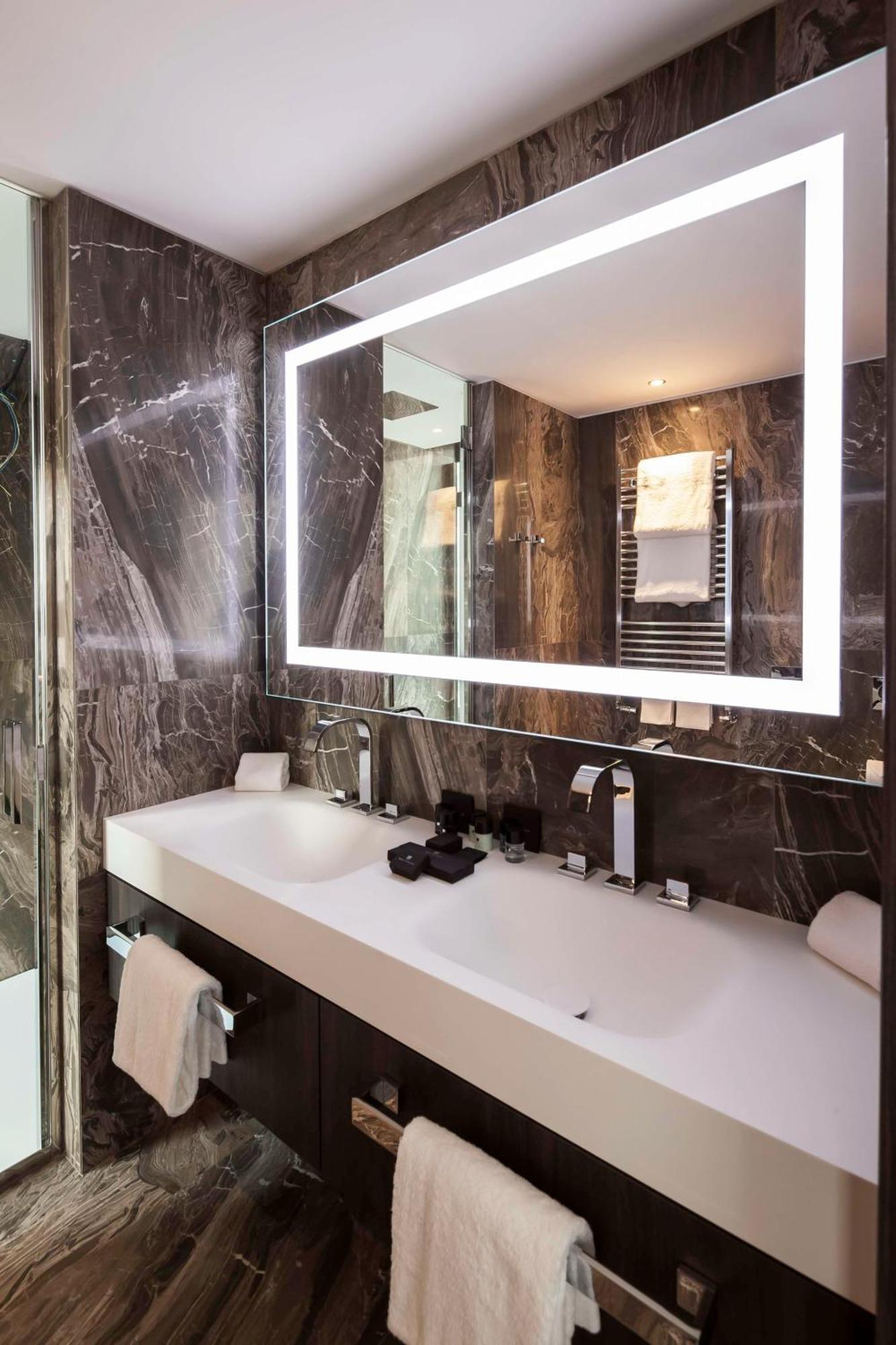 Hyatt Centric Milan Centrale Bagian luar foto