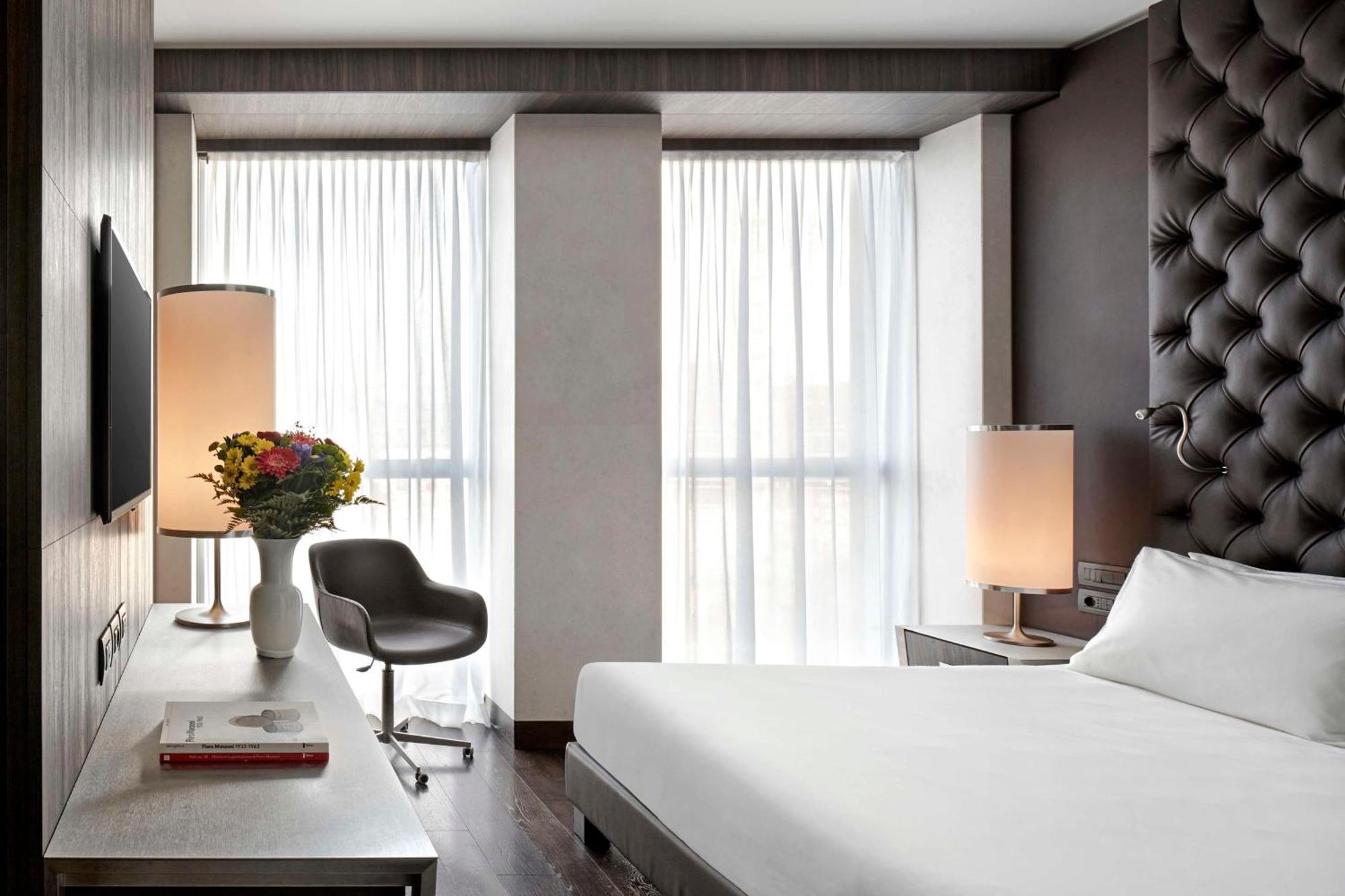 Hyatt Centric Milan Centrale Bagian luar foto